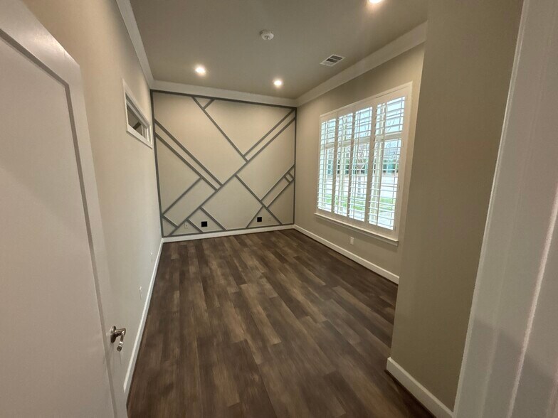 More Photos Of 8751 Collin McKinney Pky, McKinney Medical For Sale