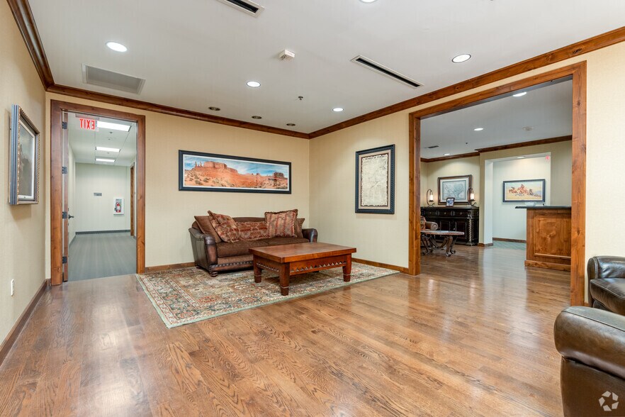 More Photos Of 1121 S Carroll Ave, Southlake Office For Lease