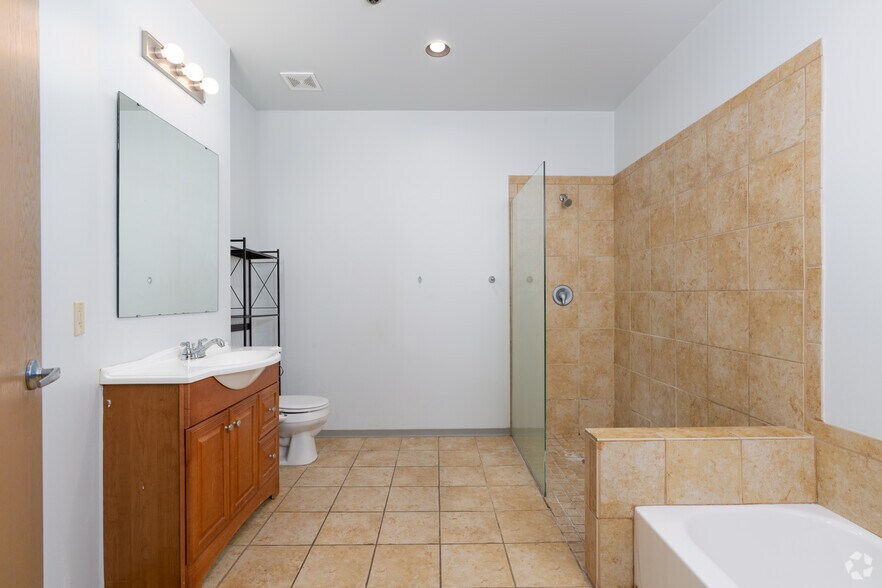 More Photos Of 1308 Washington Ave, Saint Louis Apartments For Sale