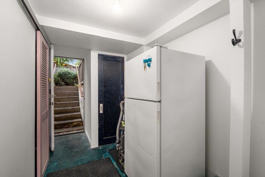 More Photos Of 5011 NE 13th Ave, Portland Office For Sale