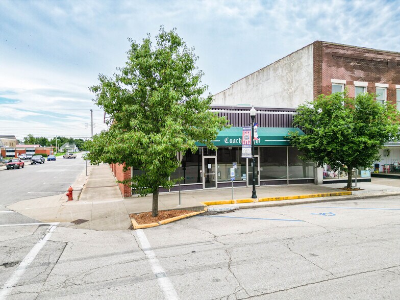 More Photos Of 500 W Reed St, Moberly Storefront For Lease