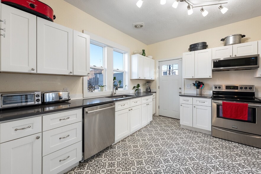 More Photos Of 2012 N Ruby St, Spokane Freestanding For Sale