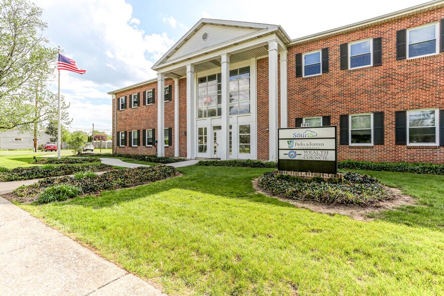 More Photos Of 704 Lisburn Rd, Camp Hill Office For Lease