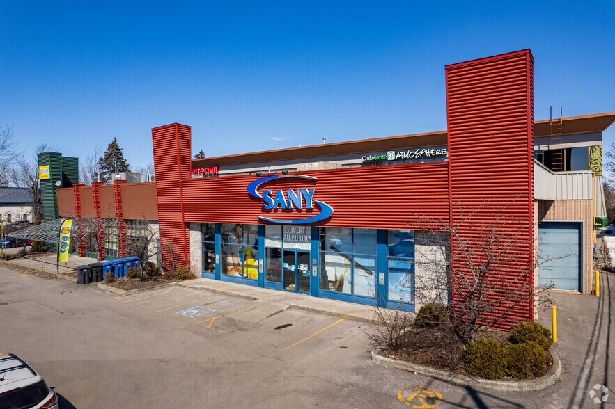 More Photos Of 1-19 Papineau, Joliette General Retail For Lease