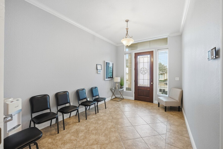 More Photos Of 15303 Huebner Rd, San Antonio Medical For Sale