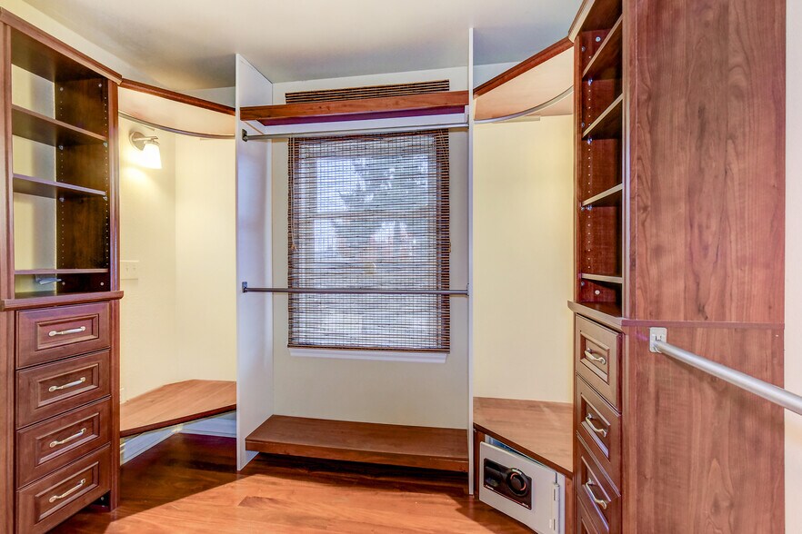 More Photos Of 1313 Washington St, Sumner Religious Facility For Sale