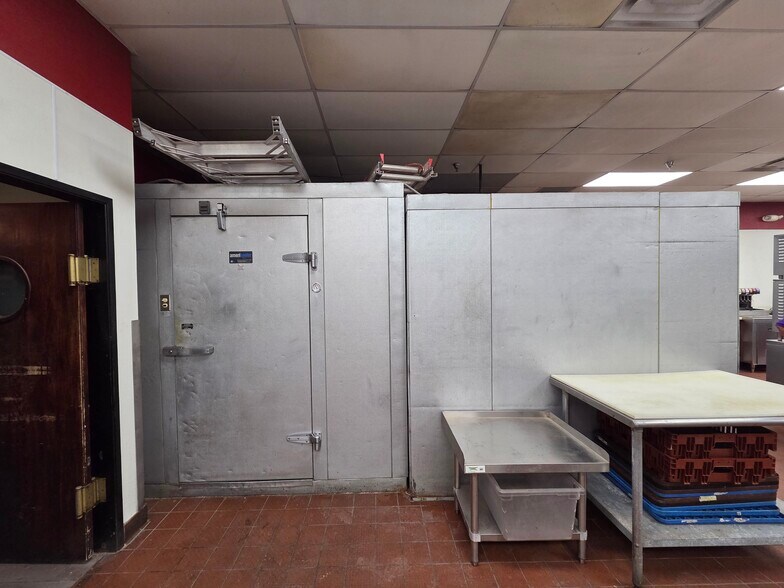 More Photos Of 107 W Coal Ave, Gallup Restaurant For Sale
