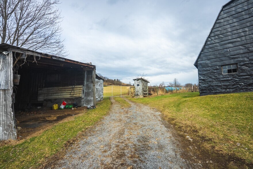 More Photos Of 230 Barn Ave, North Tazewell Land For Sale