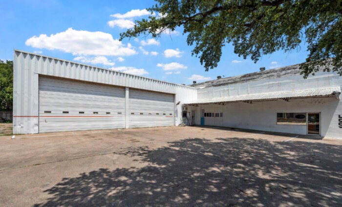 More Photos Of 1005 Franklin Ave, Waco Flex For Lease