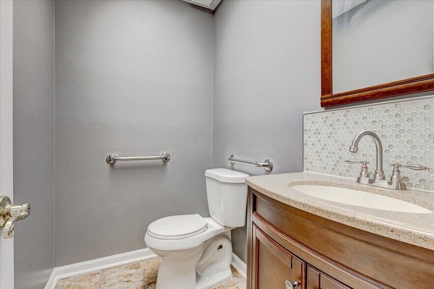 More Photos Of 7175 Jonesboro Rd, Morrow Office For Lease