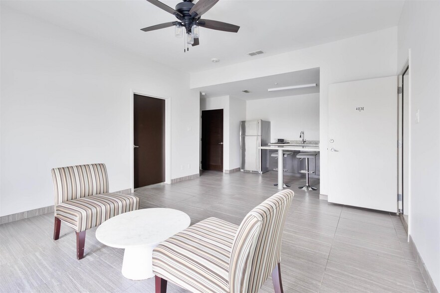 More Photos Of 502 Shiloh Dr, Laredo Apartments For Sale