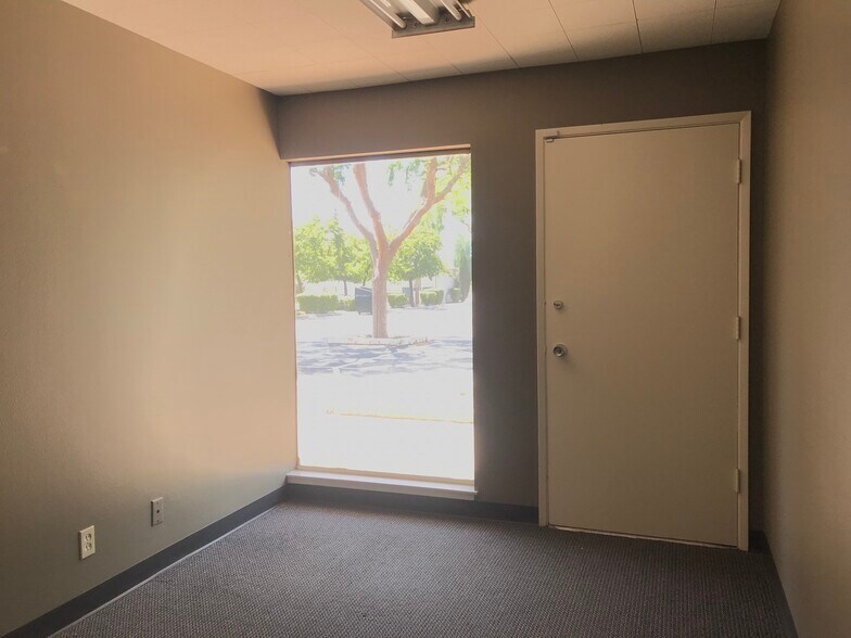 More Photos Of 250-270 E 7th St, Upland Medical For Lease