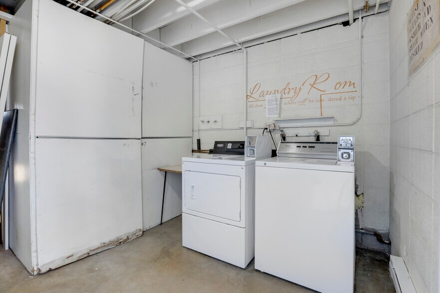 More Photos Of 1045 Balsam St, Lakewood Apartments For Sale