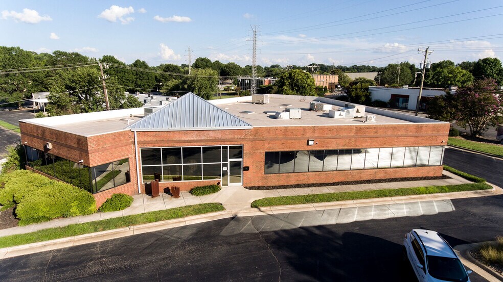 Primary Photo Of 115 Pomona Dr, Greensboro Office Residential For Lease