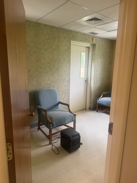 More Photos Of 410 W State St, Mertztown Medical For Sale