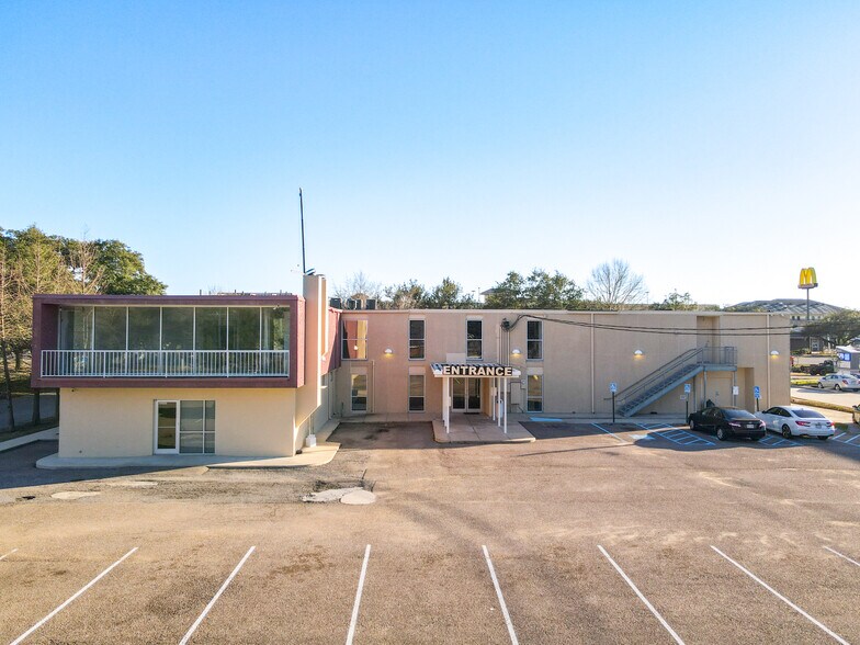 More Photos Of 5353 Florida Blvd, Baton Rouge Medical For Sale