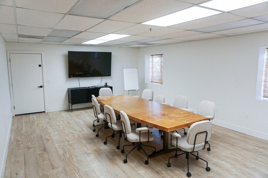 More Photos Of 1455 E University Dr, Mesa Showroom For Sale