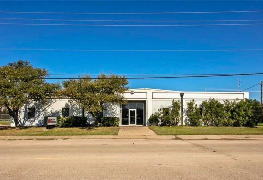 Primary Photo Of 610 W Carson St, Bryan Warehouse For Sale