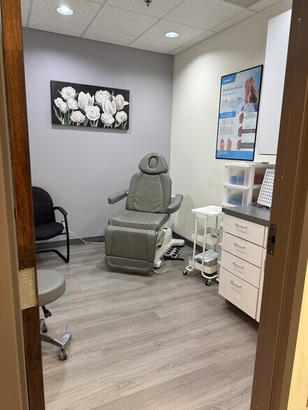 More Photos Of 8860 Columbia 100 Pkwy, Columbia Medical For Sale