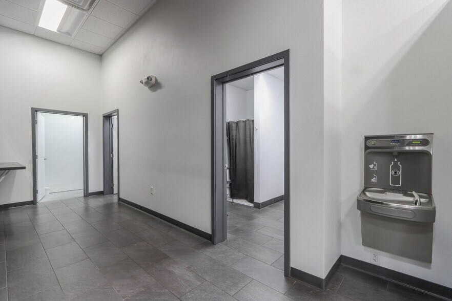 More Photos Of 5705 Memorial Ct, Weston Freestanding For Sale