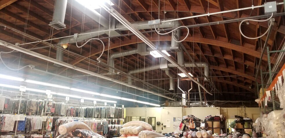 More Photos Of 1262-1264 S Boyle Ave, Los Angeles Manufacturing For Sale