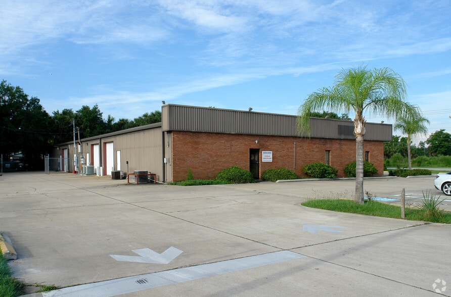 More Photos Of 2290-2298 W Airport Blvd, Sanford Flex For Lease