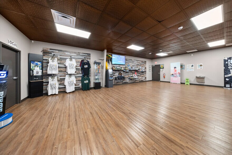 More Photos Of 1812 S Business 54, Eldon Bank For Sale