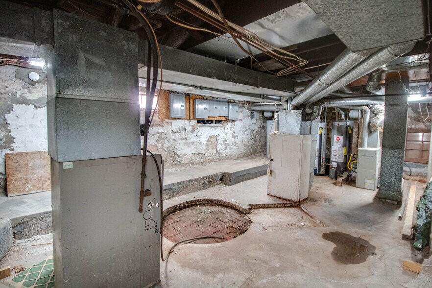 More Photos Of 1011 State St, Alton Apartments For Sale