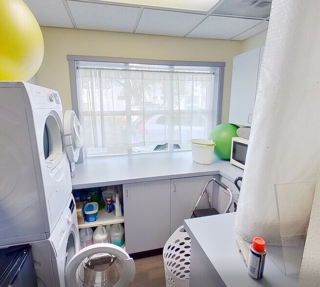 More Photos Of 5828 N Lombard, Portland Medical For Sale