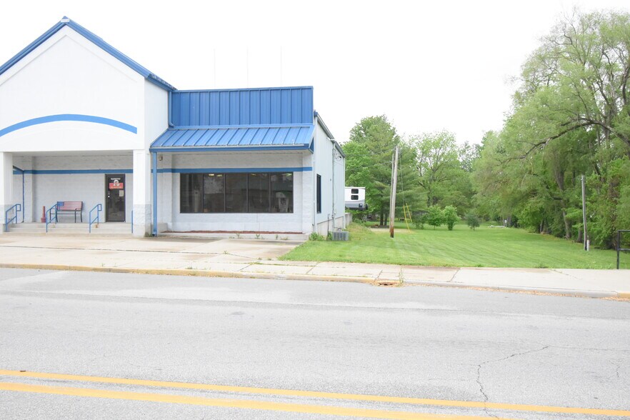 More Photos Of 300 Washington St, Rensselaer Auto Repair For Sale