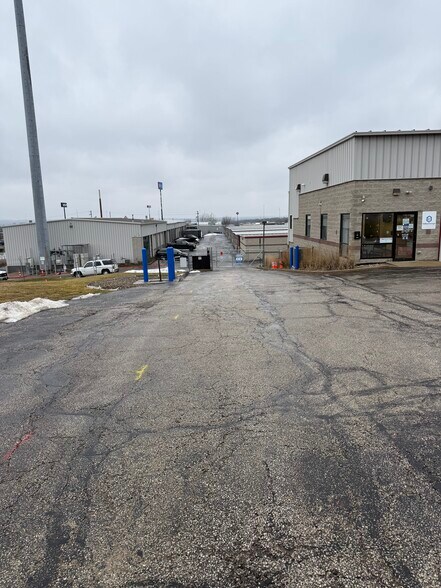 More Photos Of 5010 Gateway Dr, Medina Self Storage For Lease