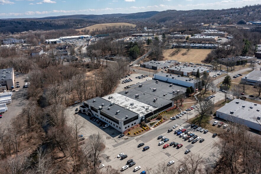 More Photos Of 1-3 Corporate Dr, Danbury Light Manufacturing For Sale