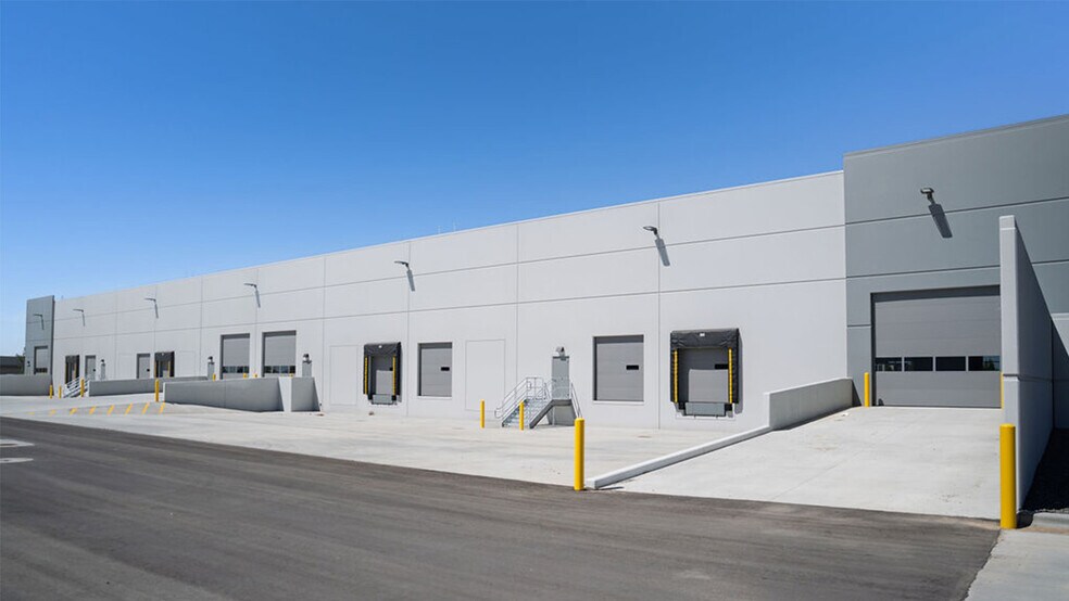 More Photos Of 2187 W. Franklin Rd, Meridian Distribution For Lease