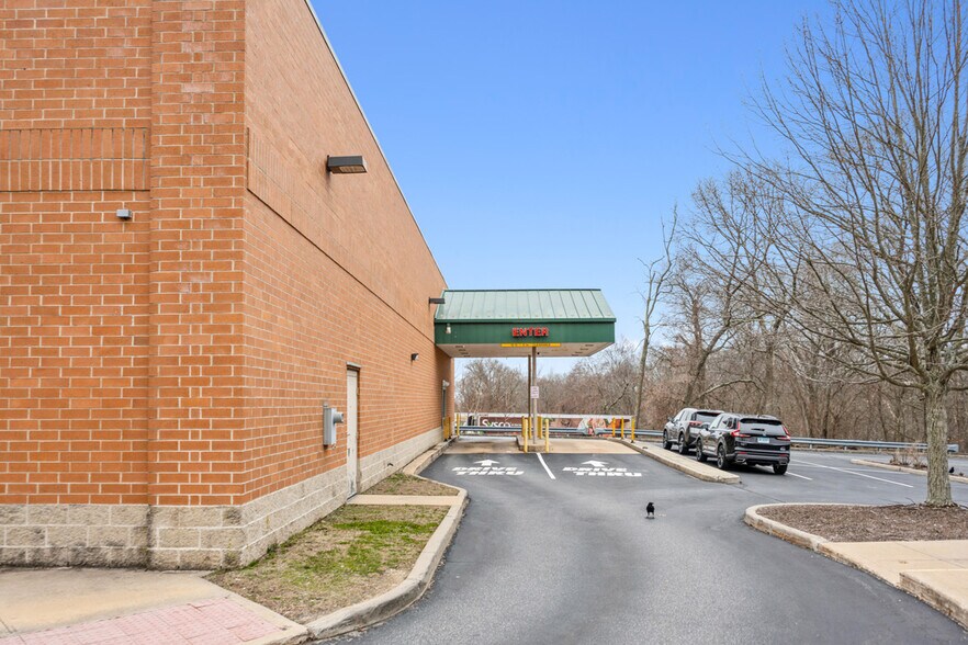 More Photos Of 441 Long Hill Rd, Groton Drugstore For Sale