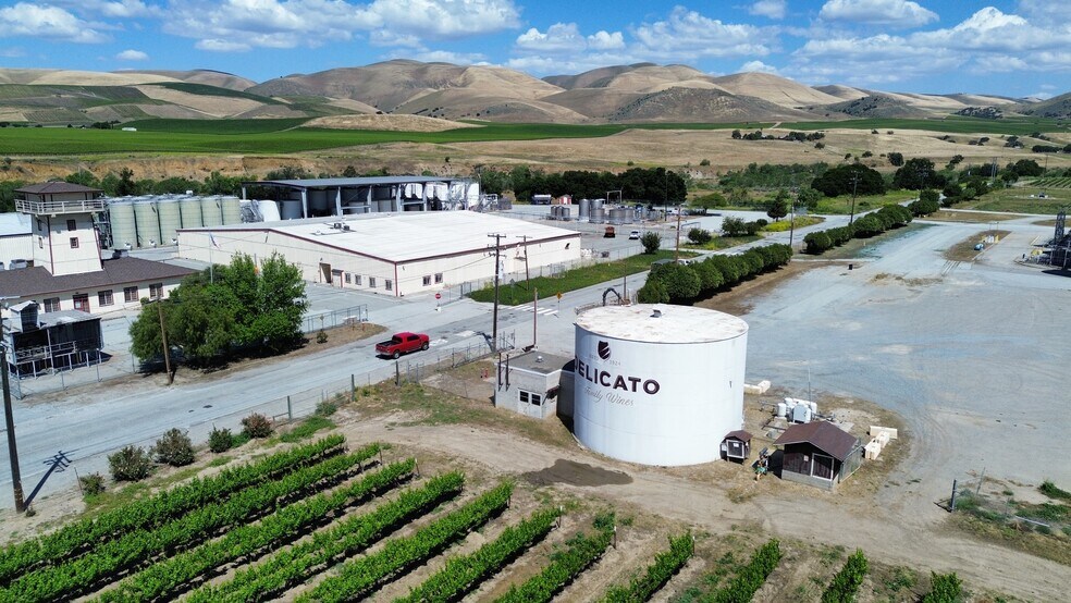 More Photos Of 385 Panoche Rd, Paicines Winery Vineyard For Sale