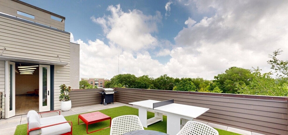 More Photos Of 320 Wingo Way, Mount Pleasant Loft Creative Space For Lease