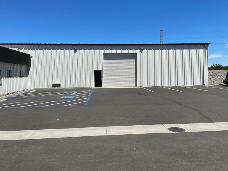 More Photos Of 17400 W Bethany Rd, Tracy Manufacturing For Lease