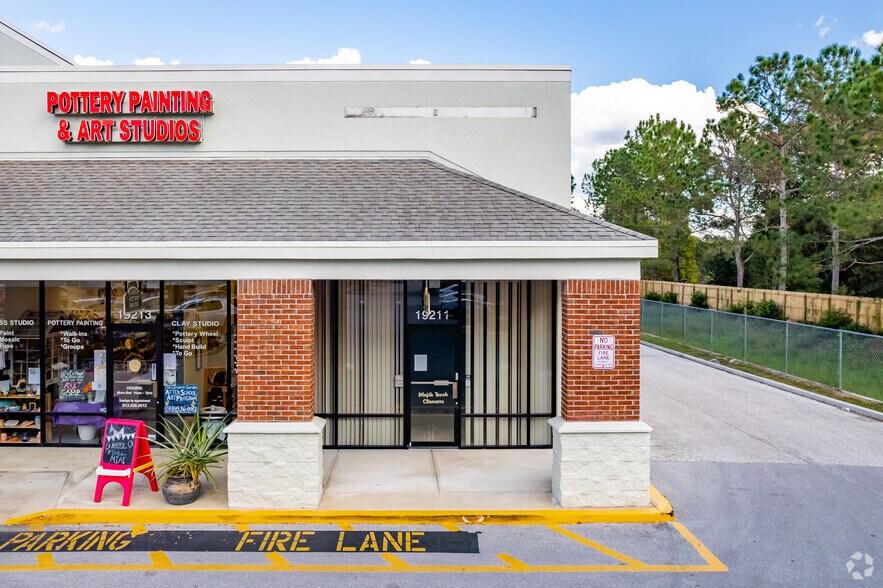 More Photos Of 19211-19247 N Dale Mabry Hwy, Lutz Unknown For Lease