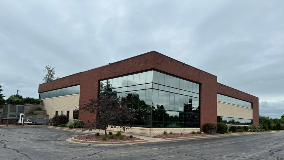 More Photos Of 3605 Stewart Ave, Wausau Flex For Sale