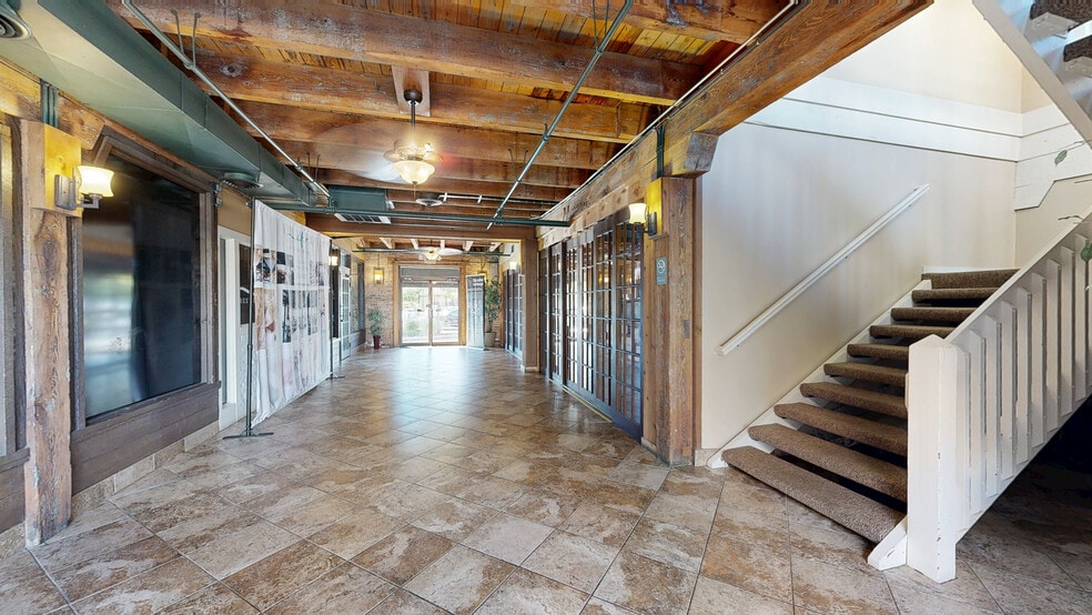 Primary Photo Of 1 Illinois St, St Charles Loft Creative Space For Lease
