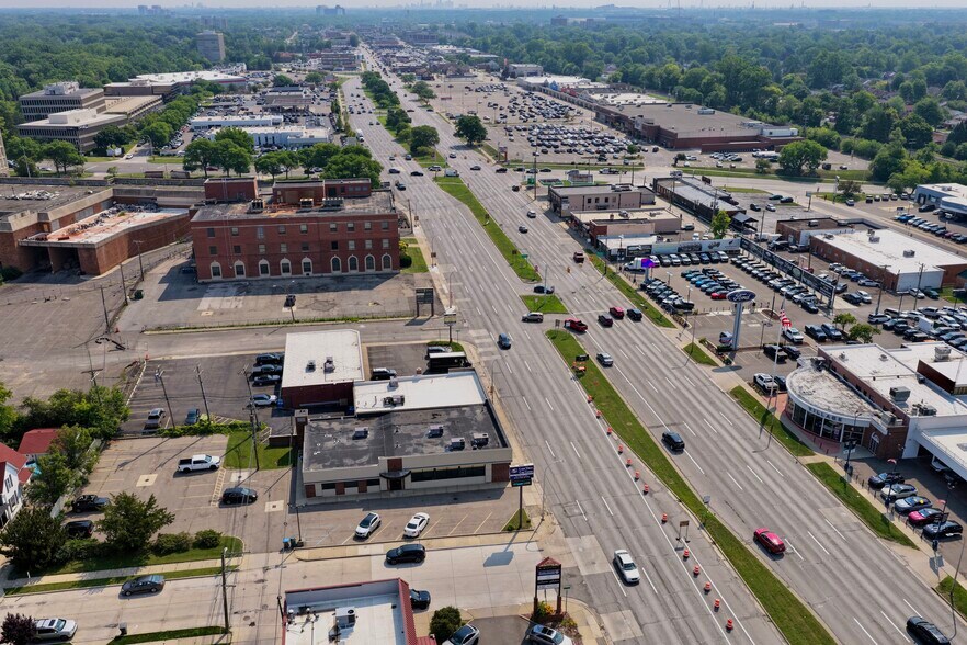 More Photos Of 23498-23520 Michigan Ave, Dearborn Office For Lease