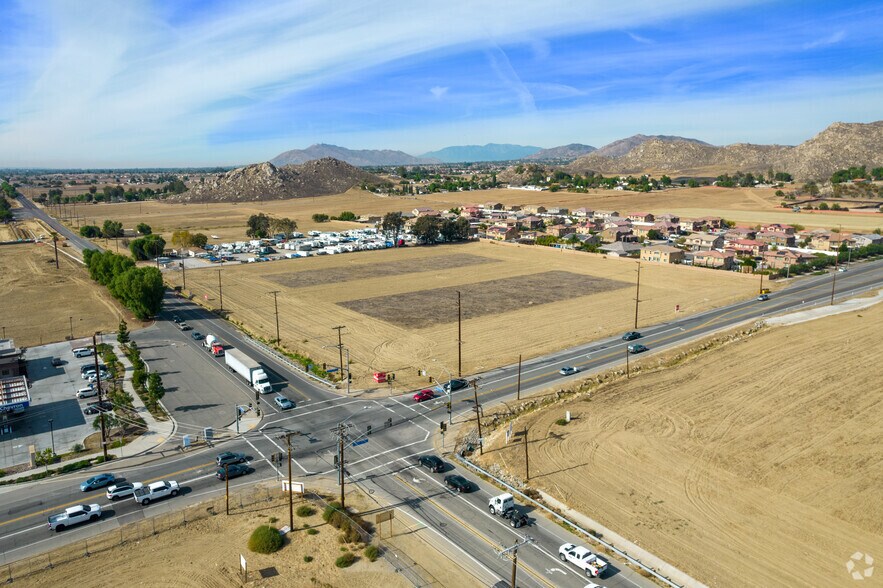 More Photos Of Moreno Beach Gateway, Moreno Valley Unknown For Lease