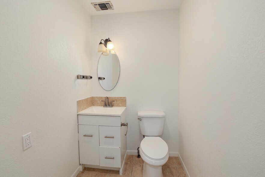 More Photos Of 508 Fm-1460, Georgetown Office For Sale