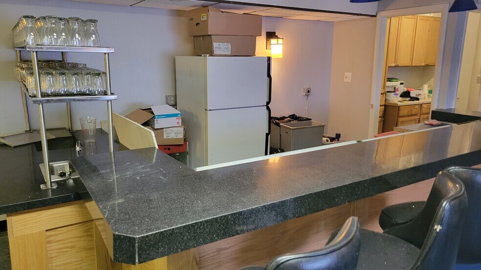 More Photos Of 27531 Grand River St, Livonia General Retail For Sale