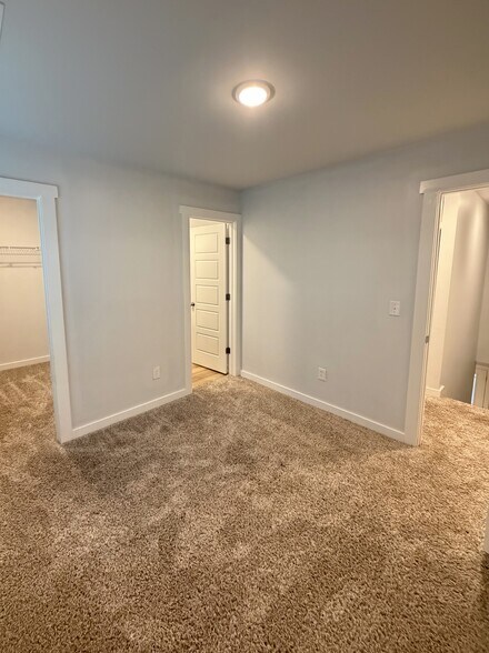 More Photos Of 422 Falls Pt SW, Madison Flex For Sale