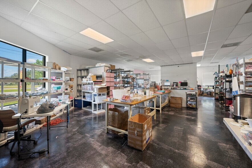 More Photos Of 5260 Duncan Rd, Punta Gorda Showroom For Sale