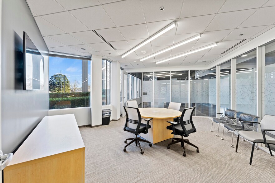 More Photos Of 5520 Capital Center Dr, Raleigh Office For Sale