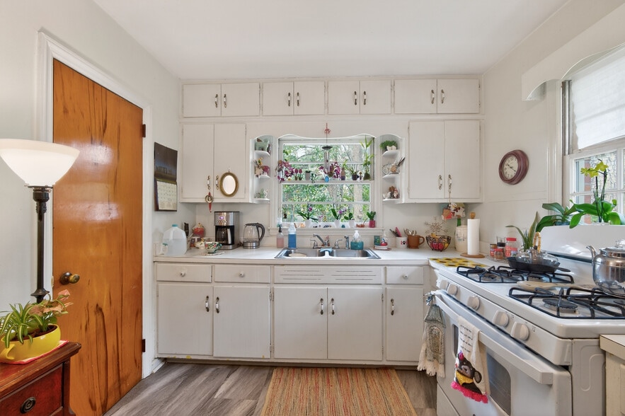 More Photos Of 827 Pinetree Dr, Decatur Apartments For Sale