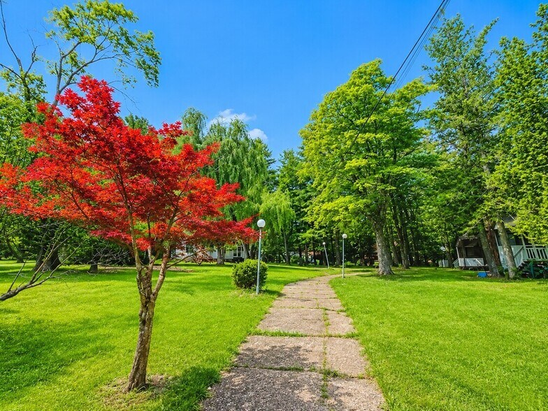 More Photos Of 94-100 Dingle Daisy Rd, Monticello Hotel For Sale