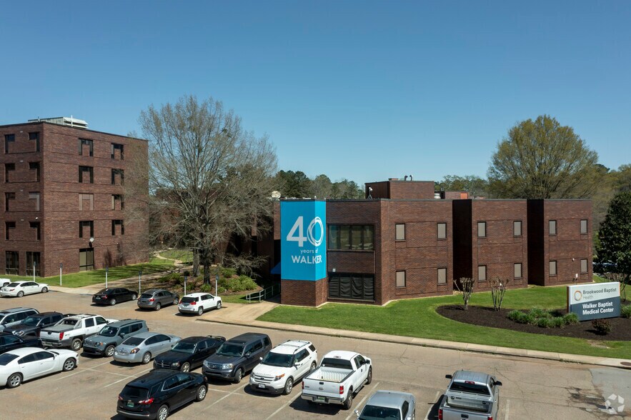 More Photos Of 3400 Highway 78 E, Jasper Medical For Lease